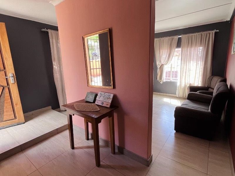 5 BEDROOM HOME IN DORADO PARK FOR SALE | N$2,100,000 - Photo 4