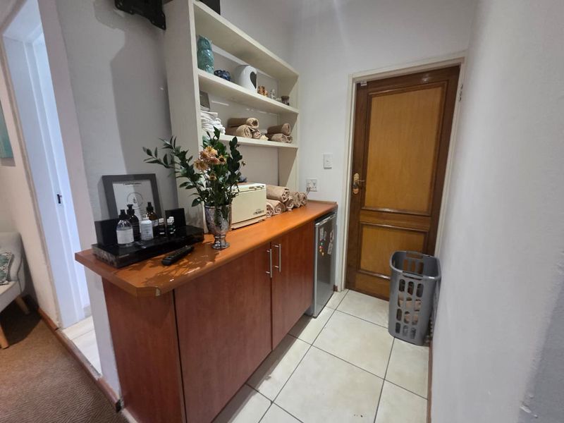 Modern Garden Cottage in Prime Robindale Location – Ideal for a Single Professional - Photo 10