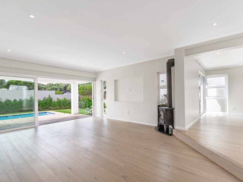 MODERN 3 BEDROOM CLUSTER FOR SALE IN FOURWAYS GARDENS - Photo 3