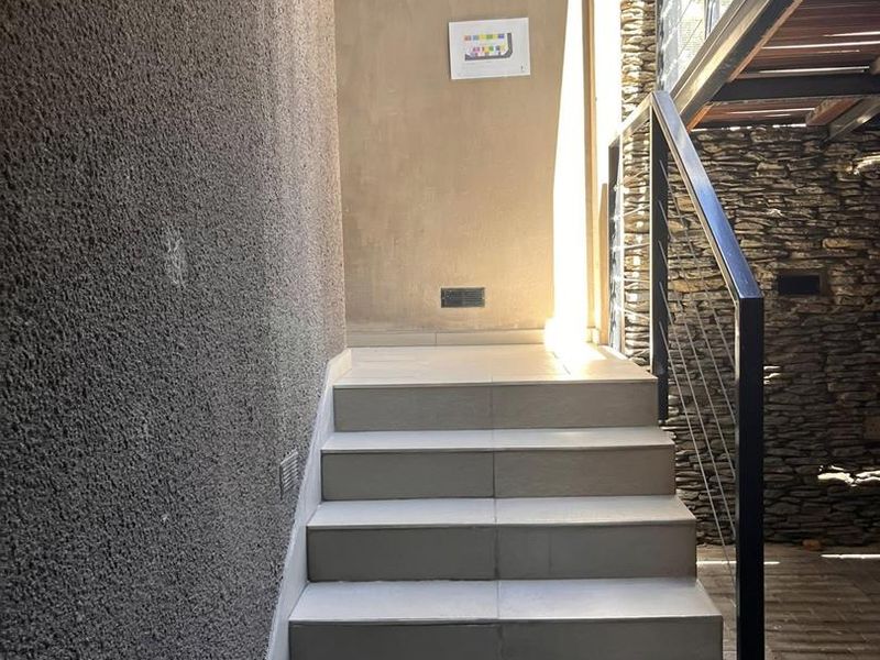 Stunning fully furnished One bedroom apartment in Klein Windhoek- with a beautiful view - Photo 9