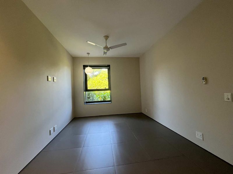 Top Floor 3-Bedroom Apartment with Stunning Estate Views in Dunkirk Estate - Photo 10