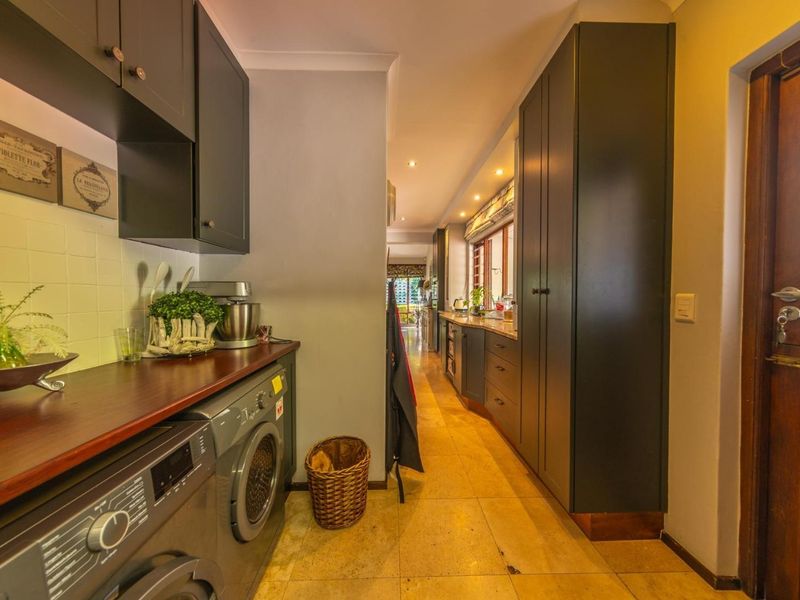 Furnished 4 Bedroom house to rent - Photo 8
