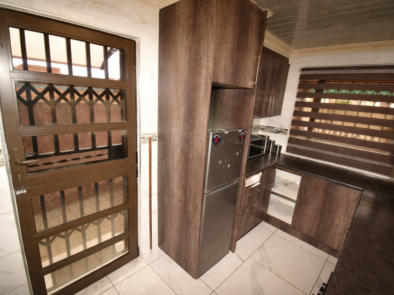 Beautiful Home in QUANTUM - Photo 9