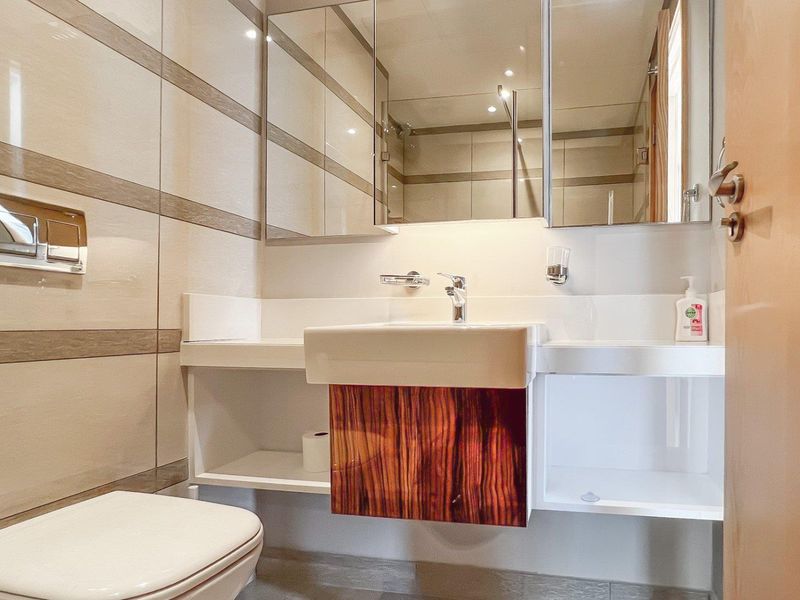 2 BEDROOM | 2 BATHROOM APARTMENT - Photo 10