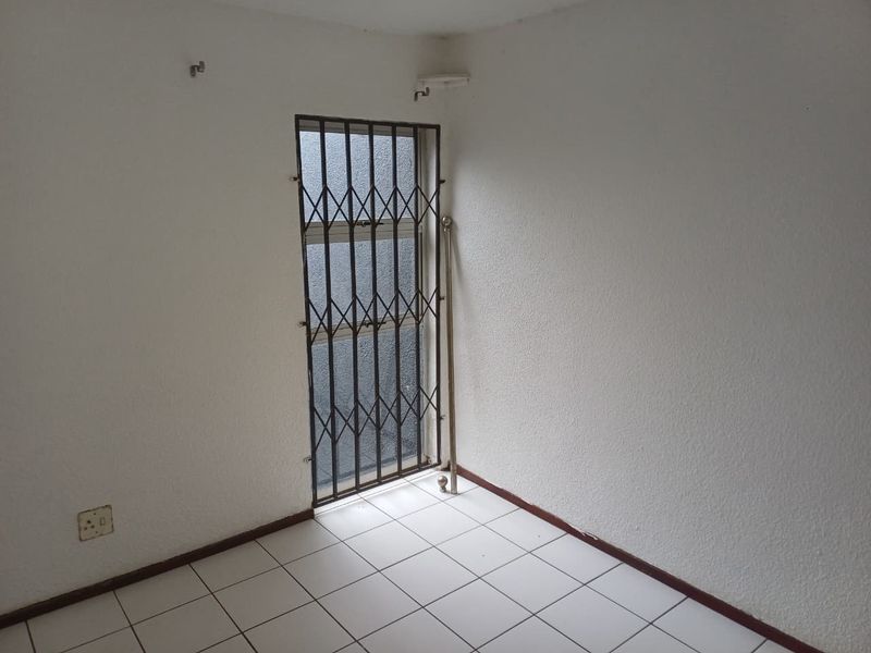 Modern Comfort Meets Easy Living – Your Perfect Apartment Awaits! - Photo 8