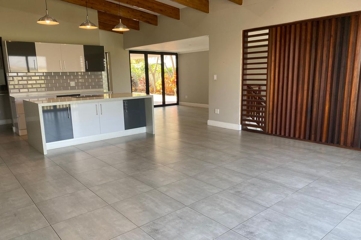 Family Home For Rental in Palm Lakes Estate - Photo 3