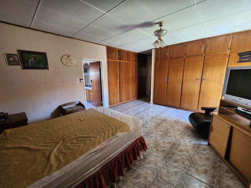 The perfect extra-large family home. - Photo 5