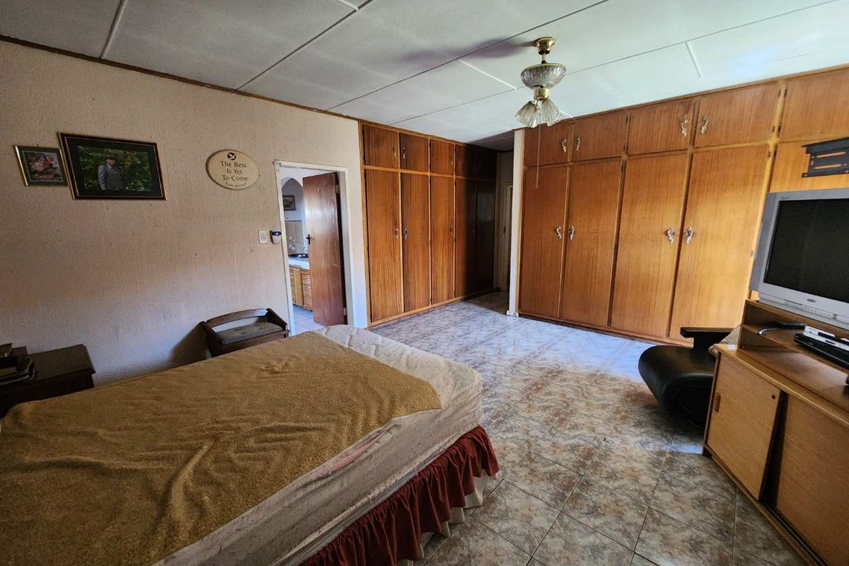 The perfect extra-large family home. - Photo 5