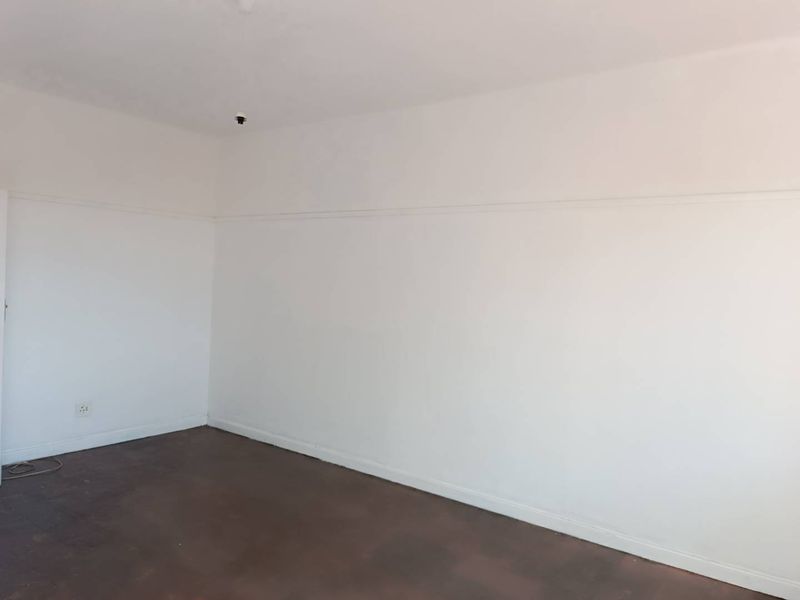 FOR SALE: Neat & Secure 1-Bed Gem – Perfect Starter Home or Investment! - Photo 9