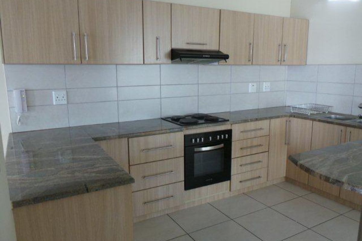 Spacious Duplex Town House close to Municipality - Photo 4