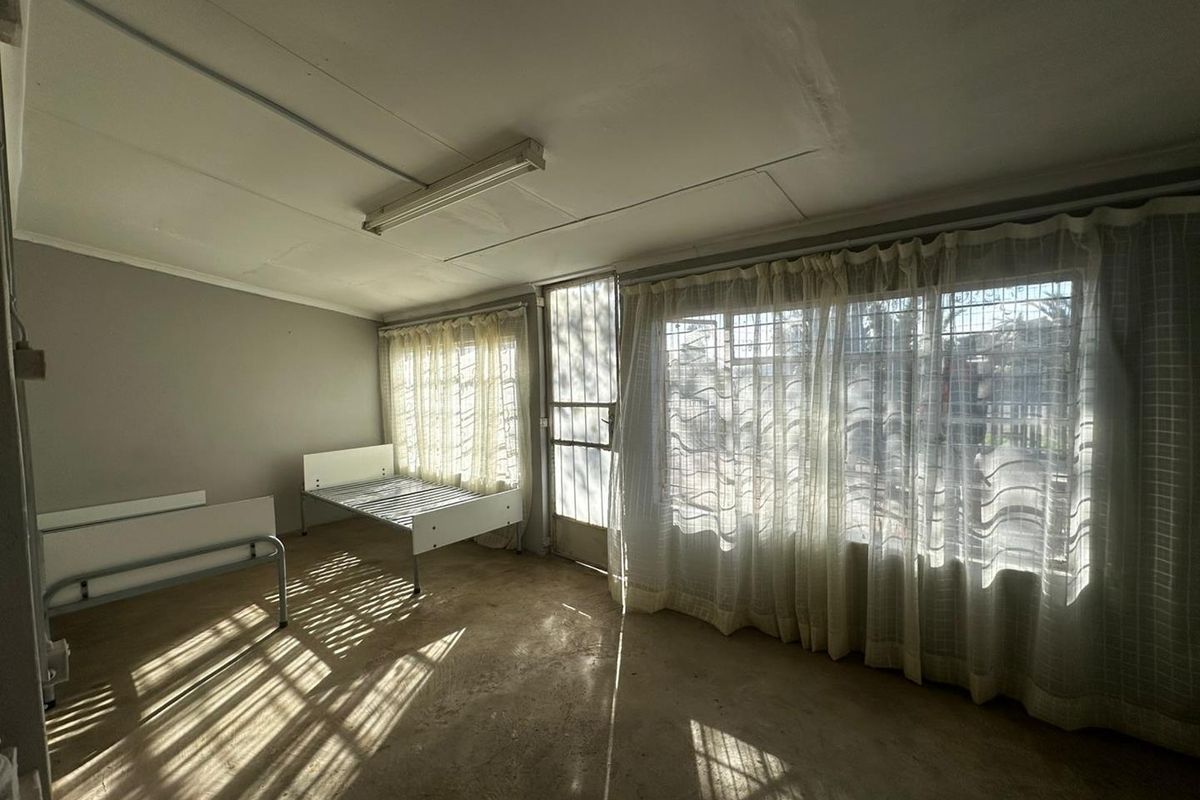 Spacious 3-Bedroom Home with Huge Erf in Peaceful Dealesville - Photo 4