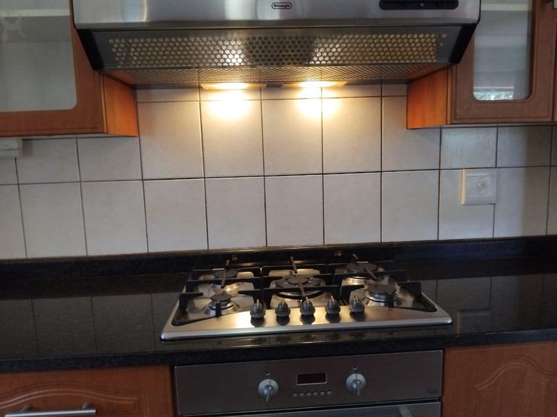 Exceptional Family Home with Stunning Views and Modern Comforts on the Garden Route - Photo 7