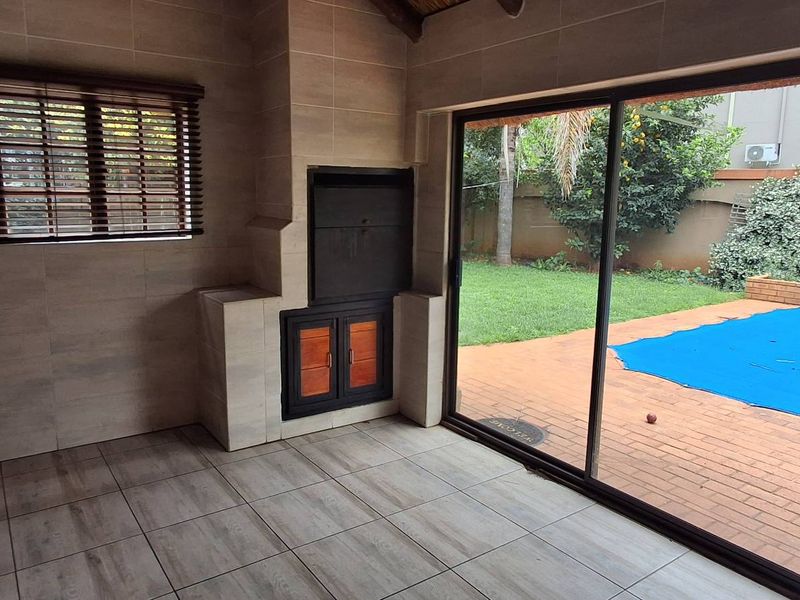 4 Bed Entertainer's Dream - Photo 9