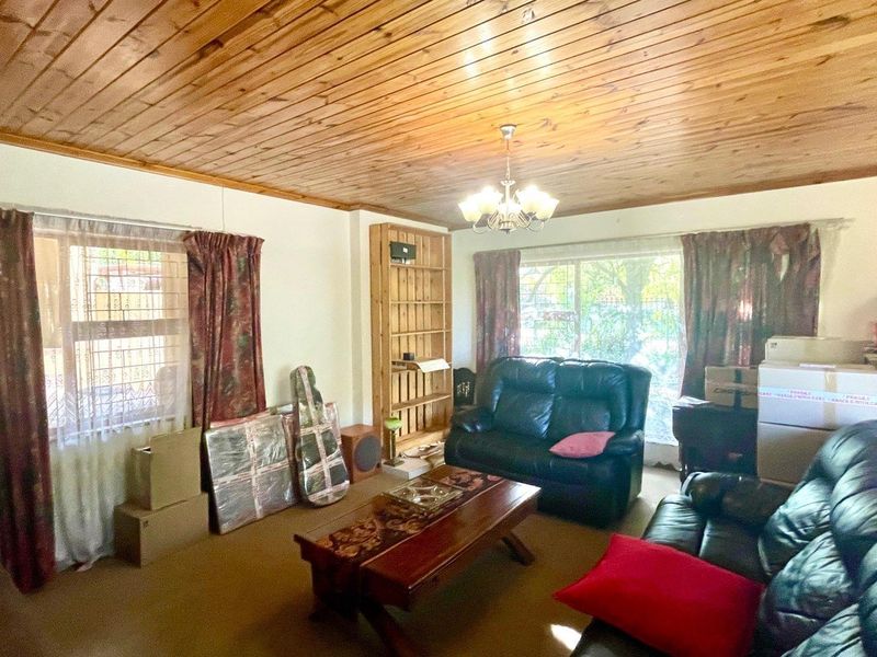 Modern Family Haven - Photo 9