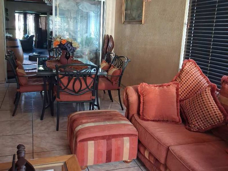 4 Bedroom House For Sale in Vanderbijlpark CE2 - Photo 9