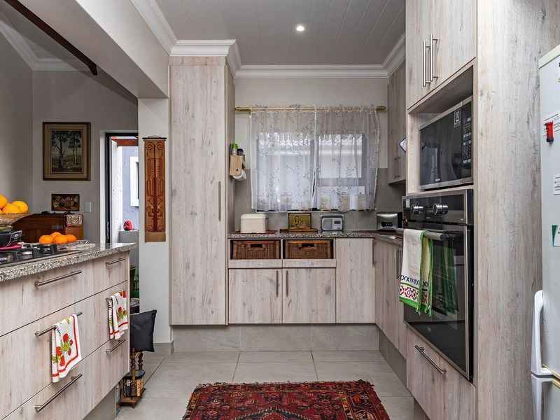 Cozy family home with endless sea views - Photo 6