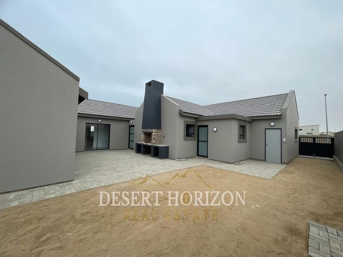 Property #2358318, House For Sale in Mile 4 Ext 1