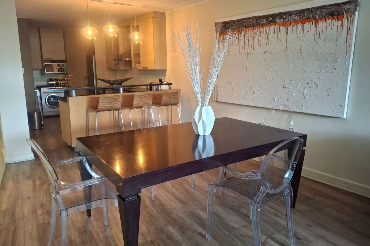 A BEAUTIFULLY FURNISHED TWO BEDROOM FURNISHED APARTMENT - Photo 3