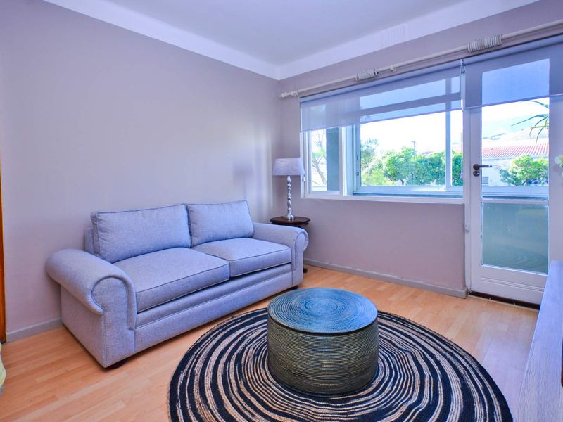 Charming Mouille Point Apartment - Photo 3