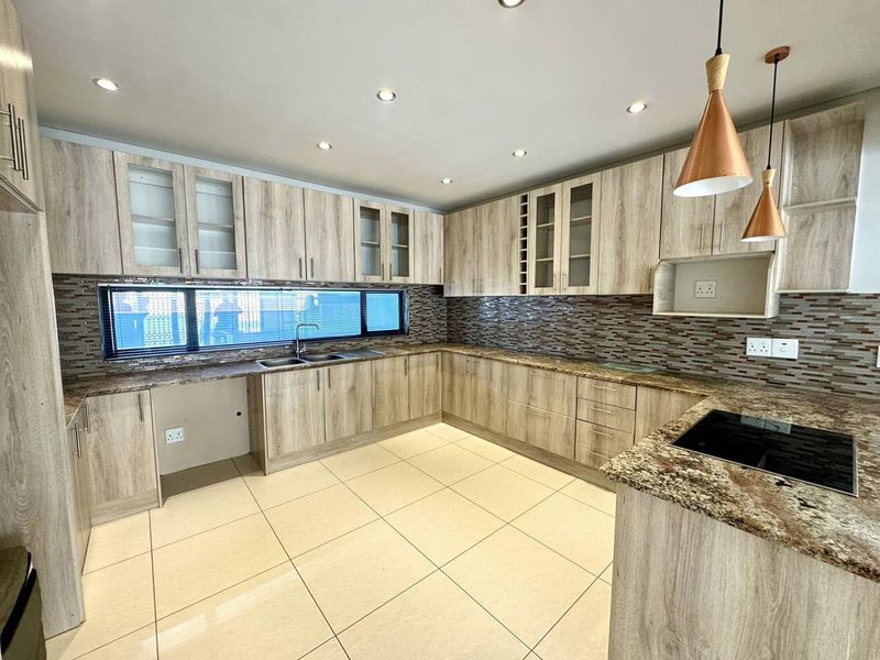 3 Bedroom House For Sale in Elisenheim - Photo 2