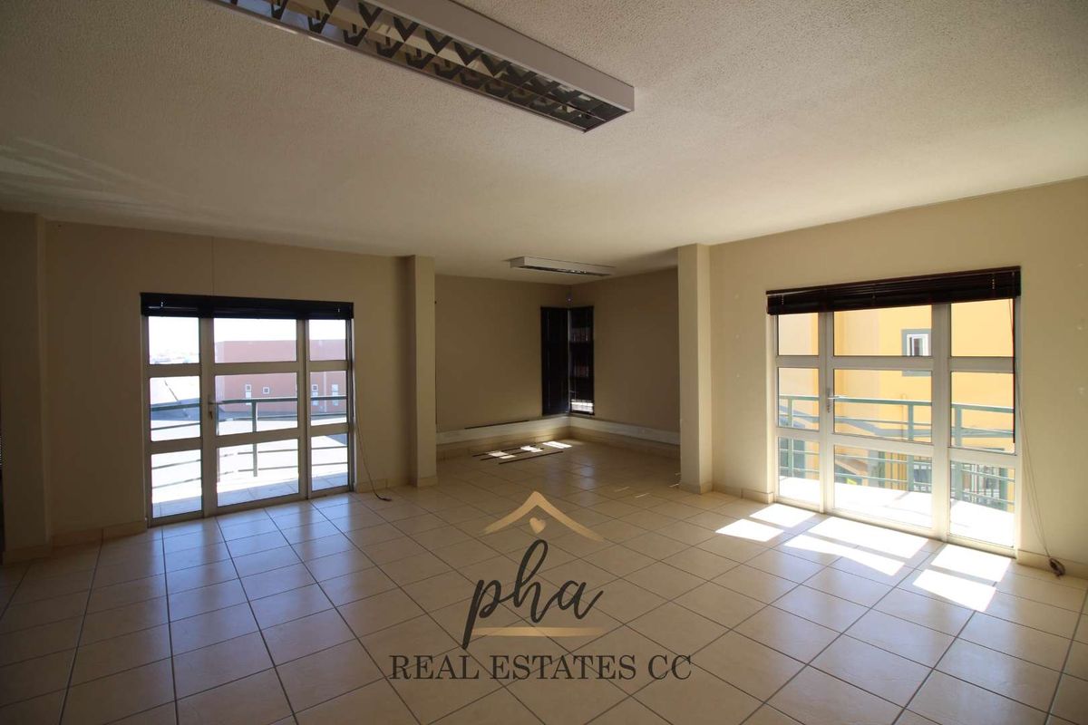 Warehouse with offices for sale - Swakopmund (Industrial) - Photo 5