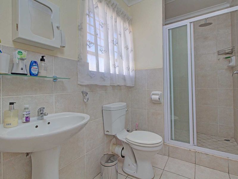 Convenience & Quality Living in Ideal Location! - Photo 3