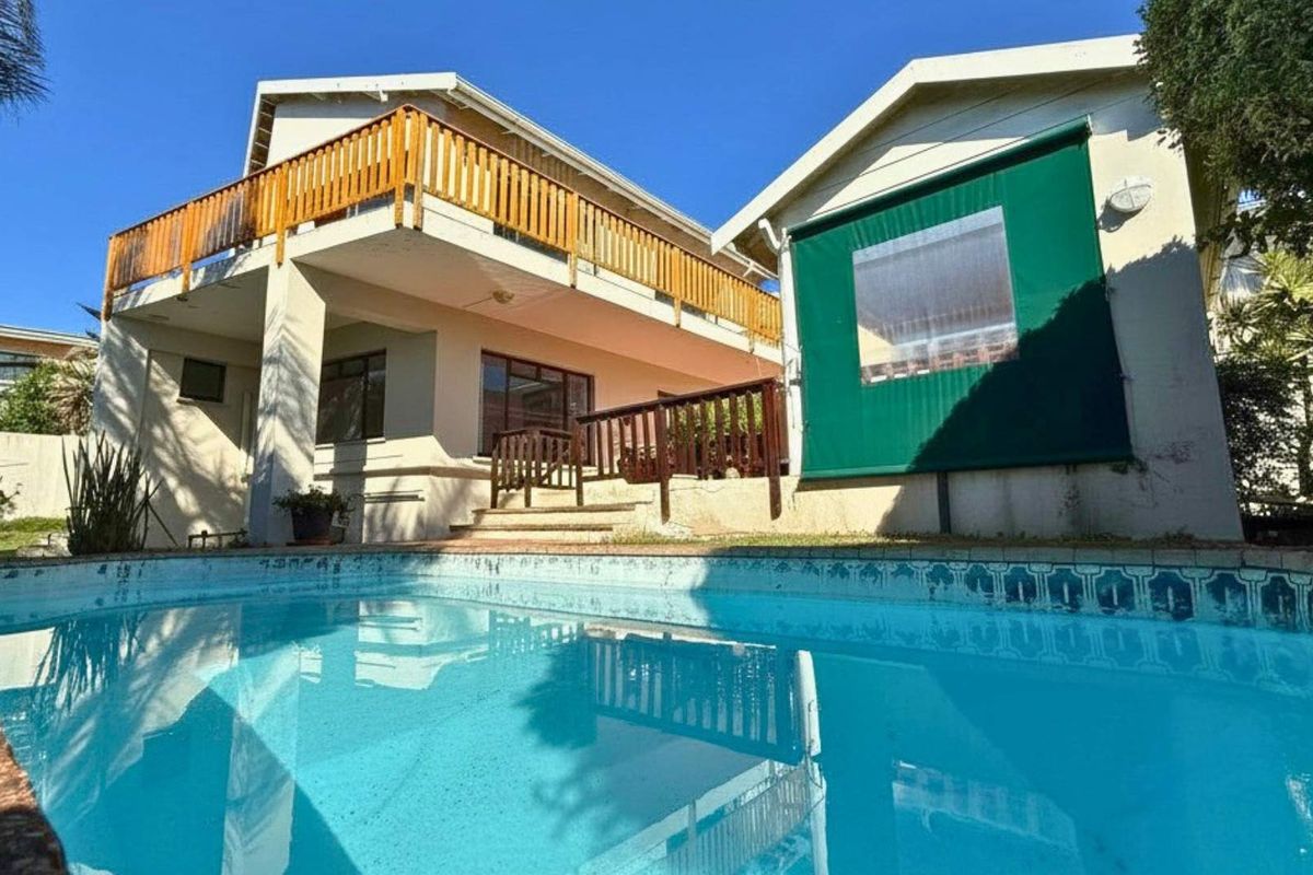 Spacious Coastal Home with Exceptional Potential in Kenton-on-Sea Asking Price: R4,600,000 - Photo 2