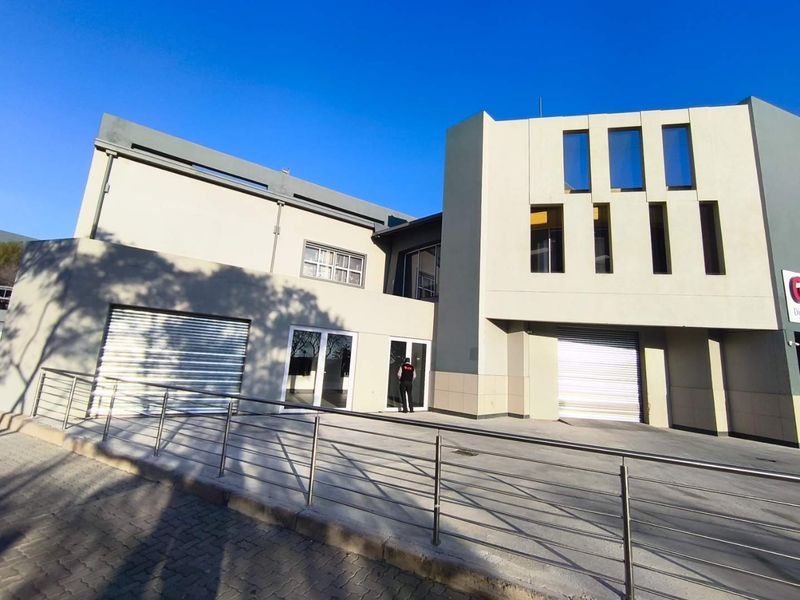346m2 Retail Shop to Let in Midrand - Photo 2