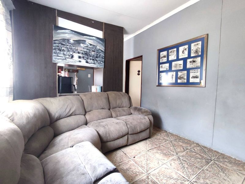 8 Bedroom House ti Sale in Cosmo City - Photo 5
