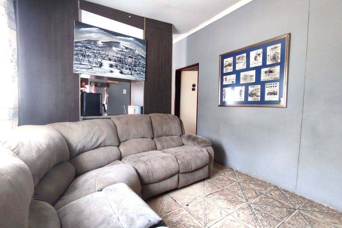 8 Bedroom House ti Sale in Cosmo City - Photo 5