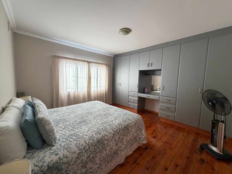 Hendra - Spacious Family Living with Income-Generating Cottage - Photo 10