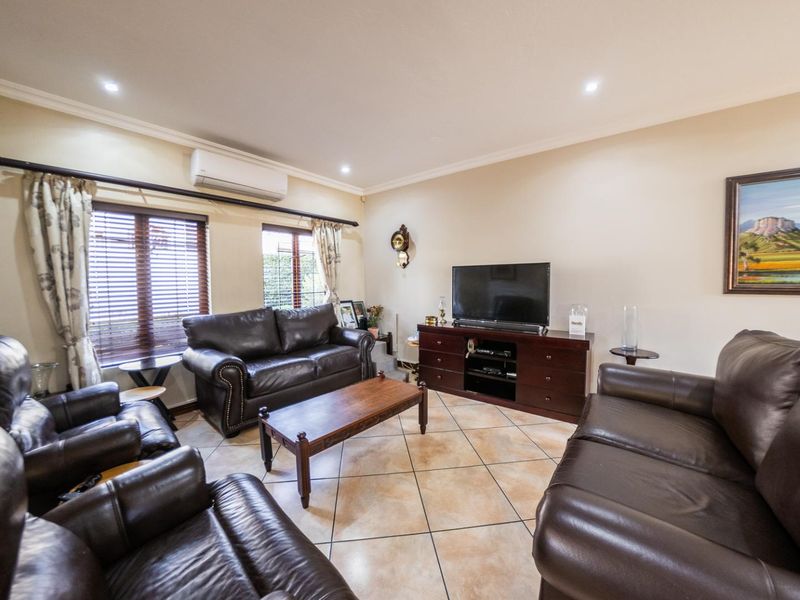 FIVE STAR RATING! - Photo 4