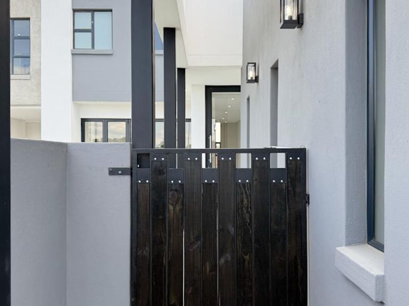 Modern Family Home in Fountainbrook Estate — Designed for Comfort and Easy Living - Photo 3
