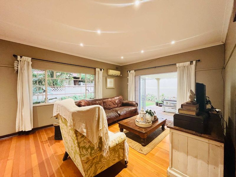 Hendra - Spacious 3-Bedroom Home with Pool, Garden & Home Office - Photo 9