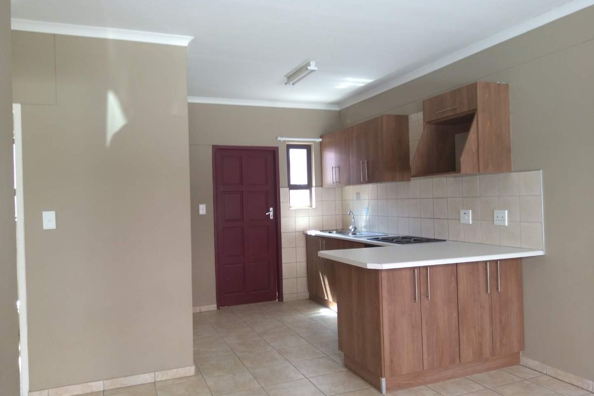 2 Bedroom flat with garage for sale in Narraville Perel Paleis - Photo 3