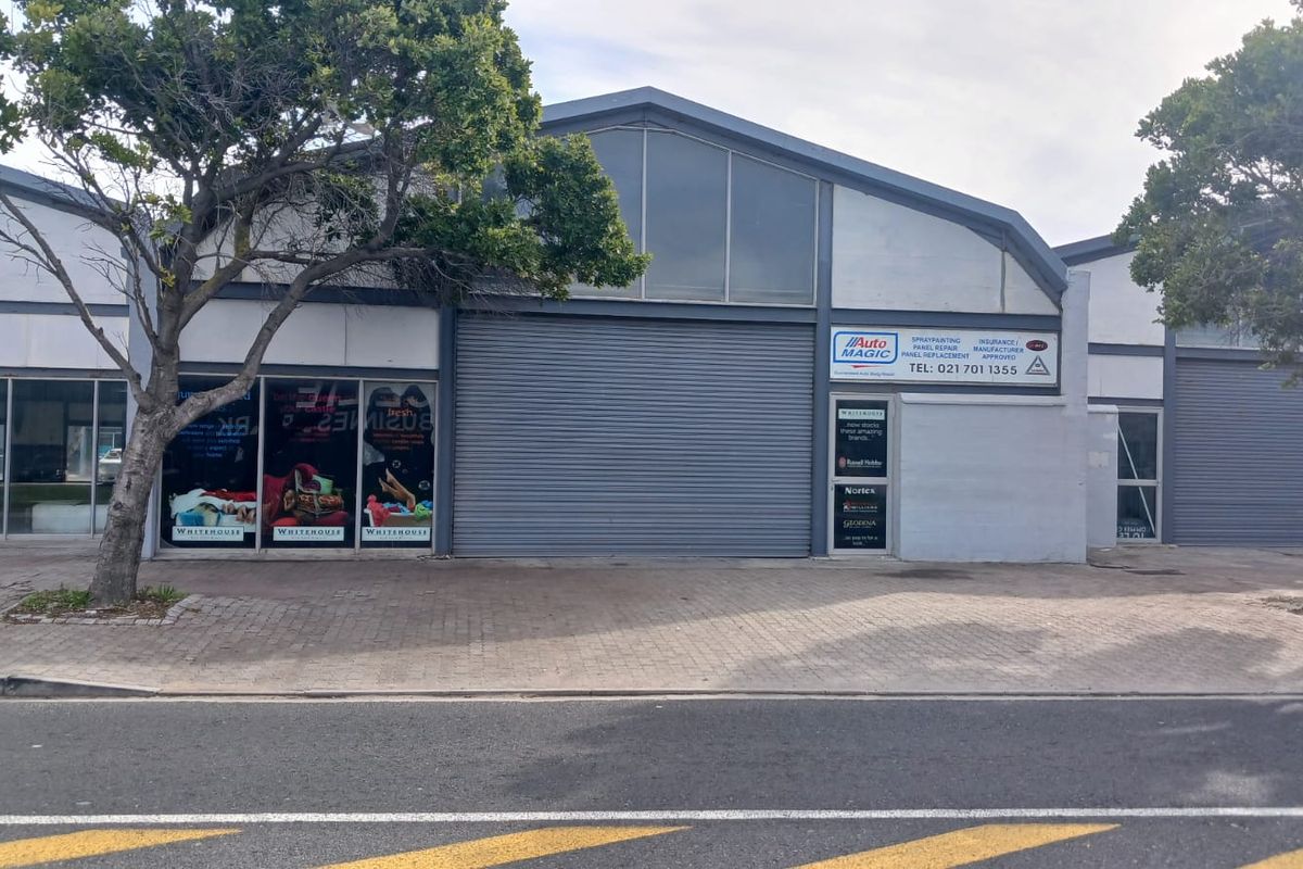 Prime Retail & Showroom Space To Let | 286–462 sqm | South Palms Centre - Photo 2