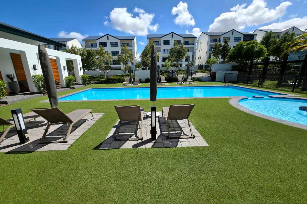 Modern Family Home in the sought after De ZIcht Lifestyle Estate - Photo 2