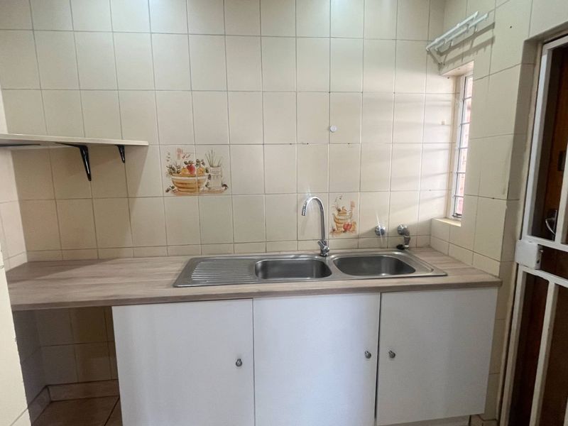 Property in Brackendowns - Photo 7