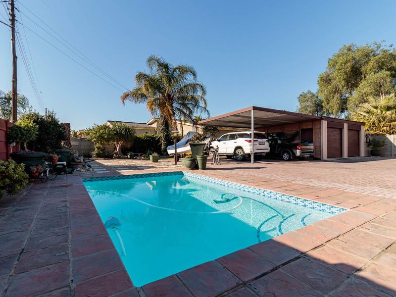 4 Bedroom Family Home – Manor Heights, Despatch - Photo 3