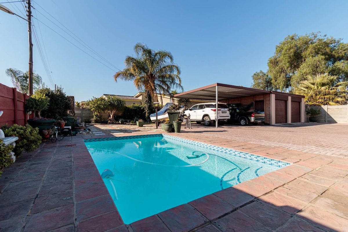 4 Bedroom Family Home – Manor Heights, Despatch - Photo 3