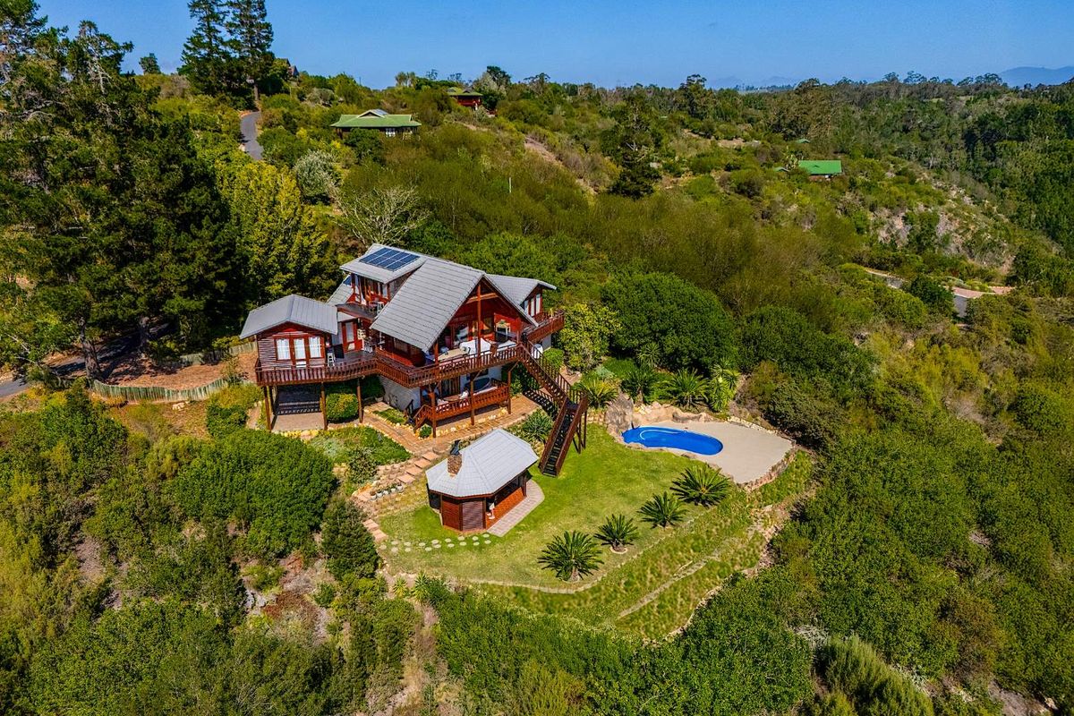 Perched Above the Rest: Modern Luxury with Panoramic Eagle Views - Photo 5