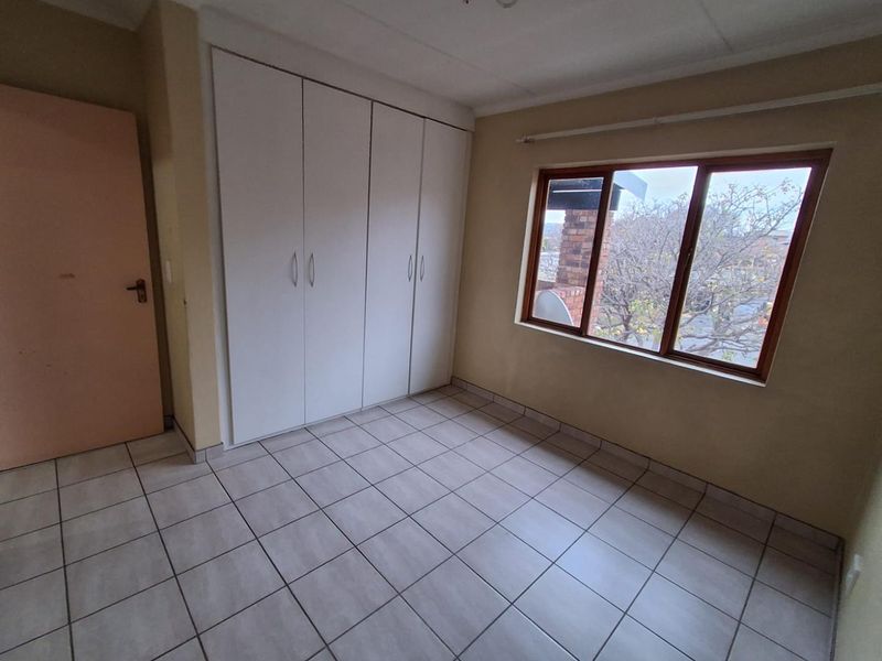 Move-In Ready Apartment in a Safe, Quiet Complex! - Photo 6