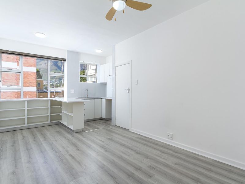 UNFURNISHED STUDIO APARTMENT - Photo 3