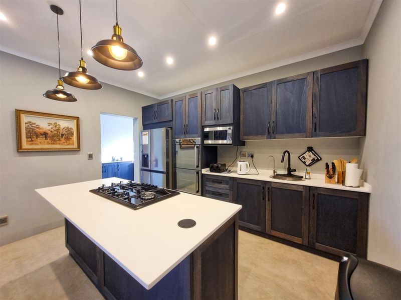 Modern Home in a Tranquil Area - Photo 6