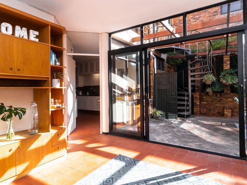 4-Bedroom Family Home in Sought-After School Neighbourhood - Photo 9