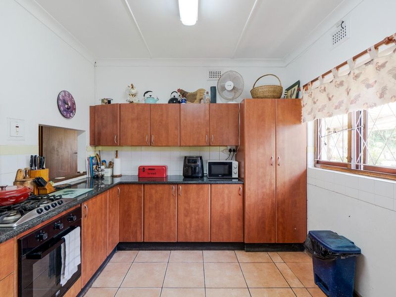 Level land family home - Photo 9