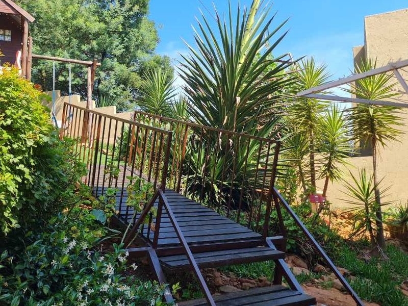 3 STORY CLUSTER HOME - Photo 4