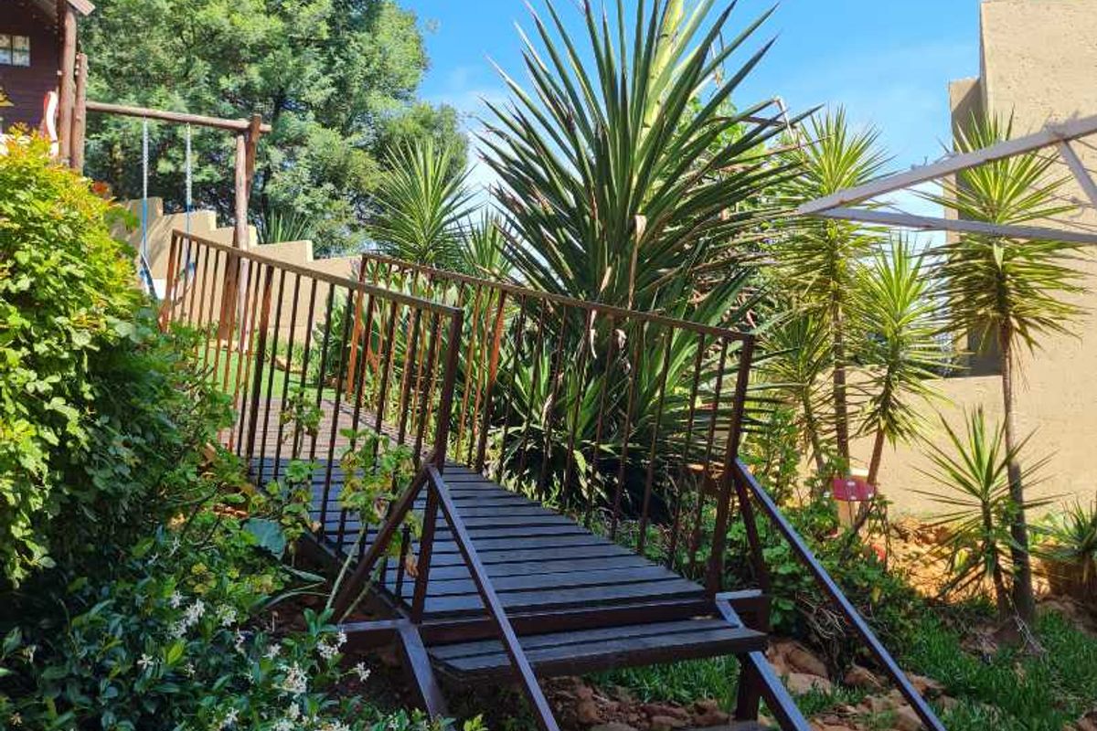 3 STORY CLUSTER HOME - Photo 4