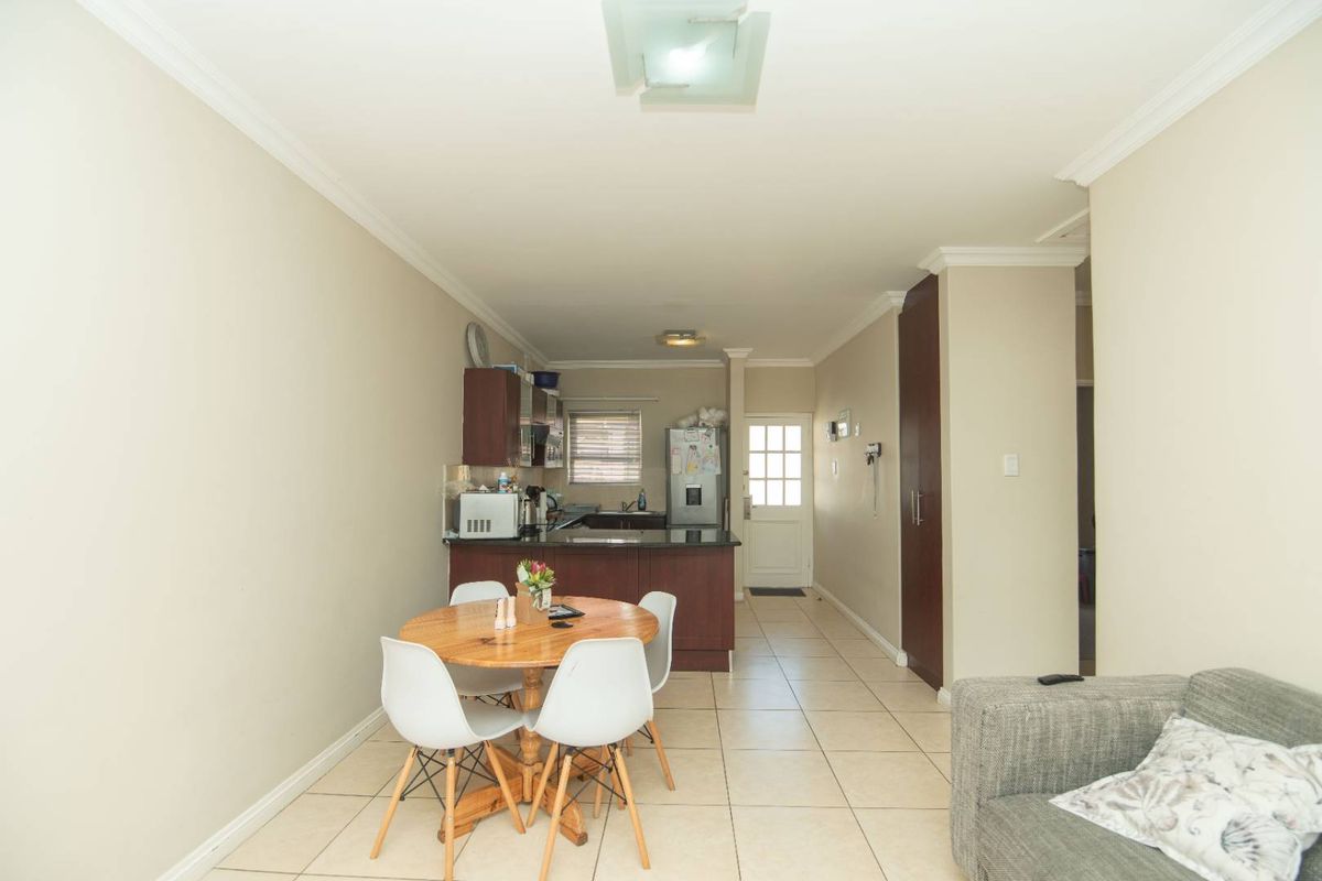Comfortable Living - Photo 3