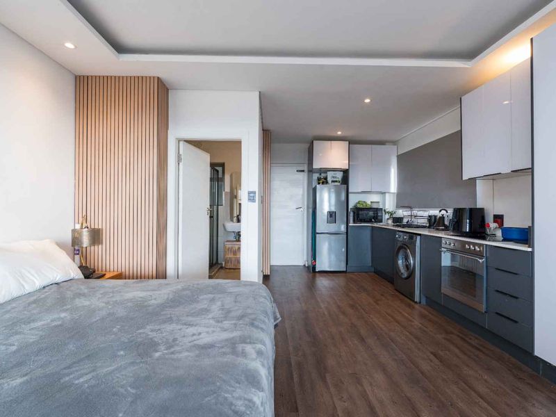 Modern Studio in prime location! - Photo 4